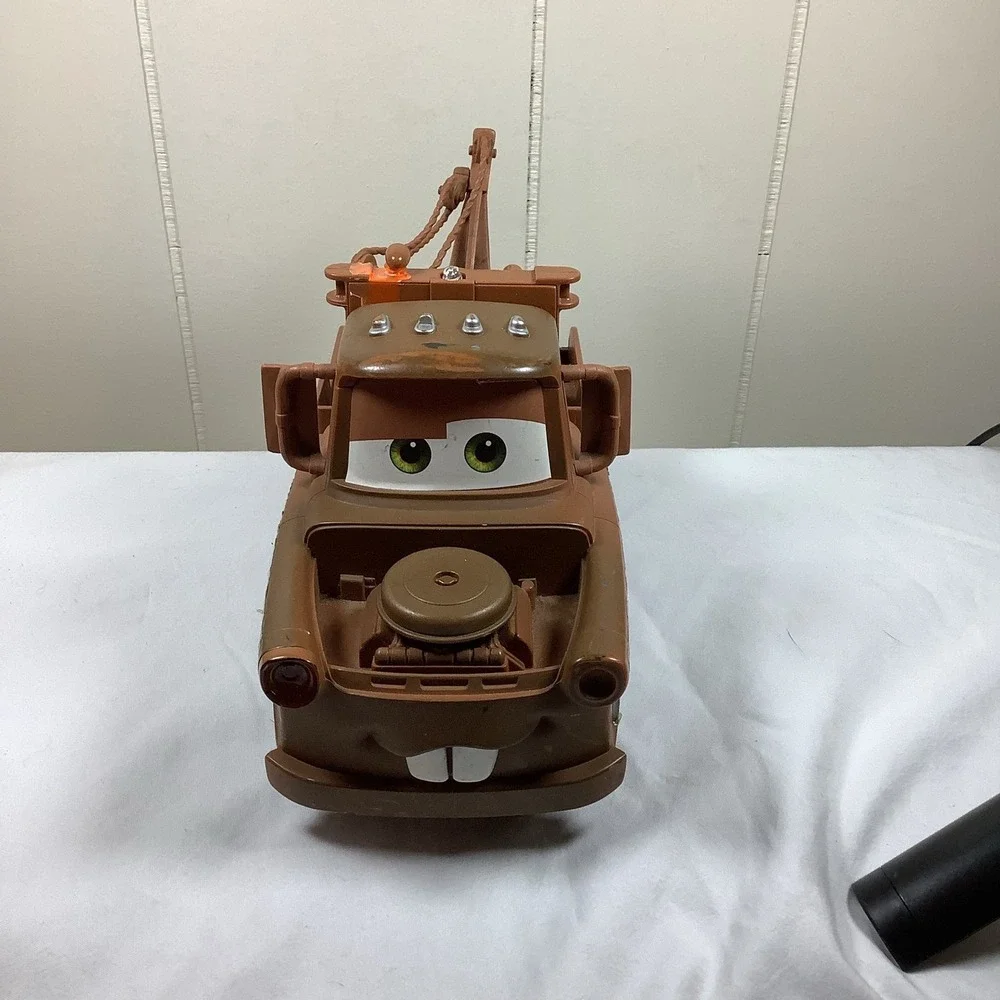 Disney Pixar Cars Mater Truck plastic‎ Brown Blue Rusty lights